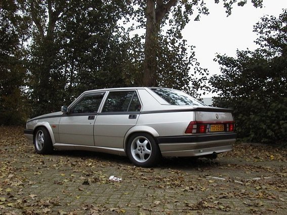 Alfa Romeo 75: 1 фото