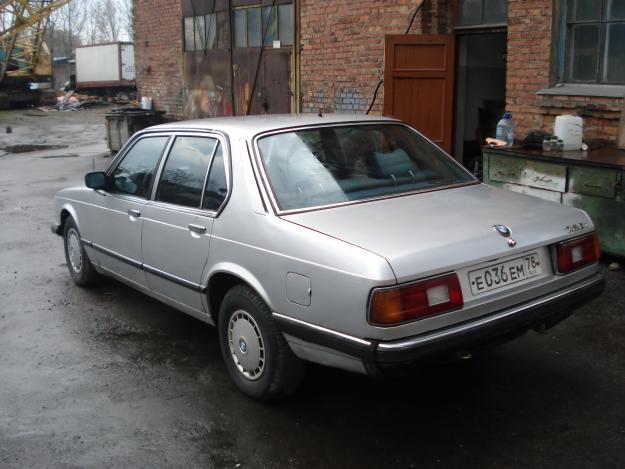 BMW 728i: 6 фото