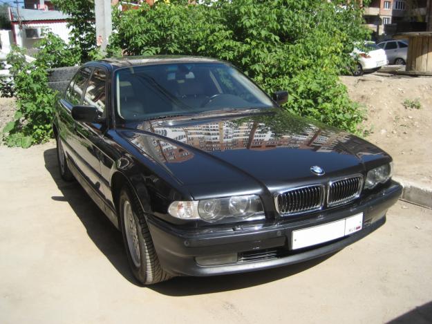 BMW 740i: 8 фото