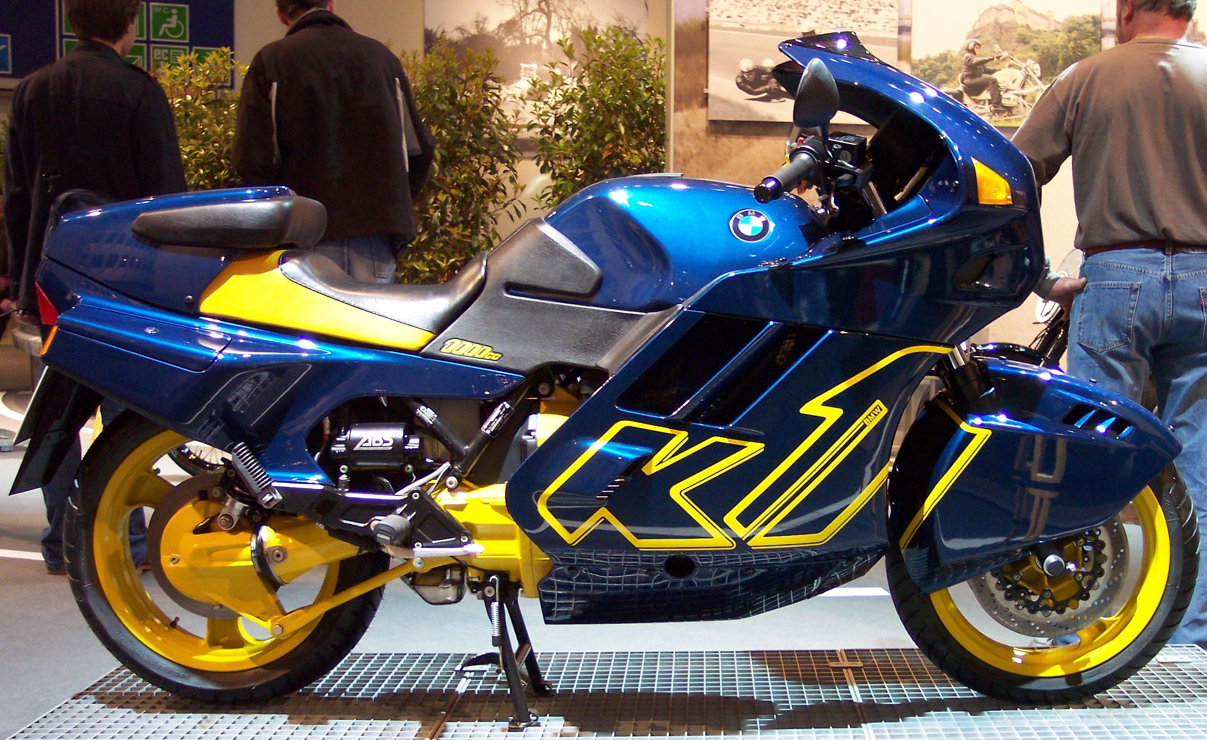 BMW K1: 1 фото