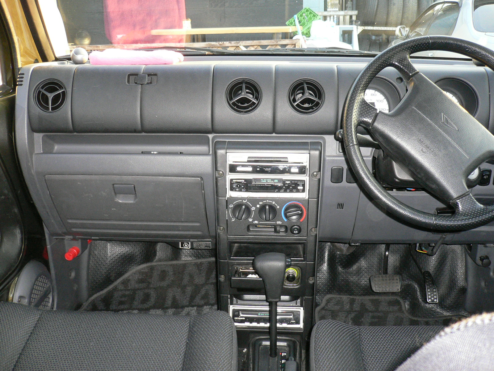 Daihatsu Naked: 1 фото