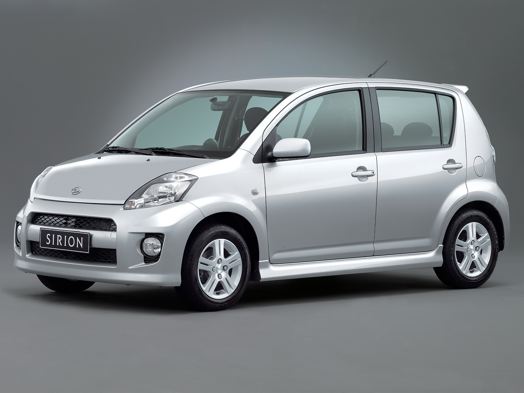 Daihatsu Sirion: 11 фото