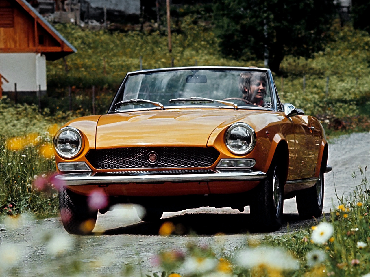 Fiat 124 Sport Spider: 8 фото