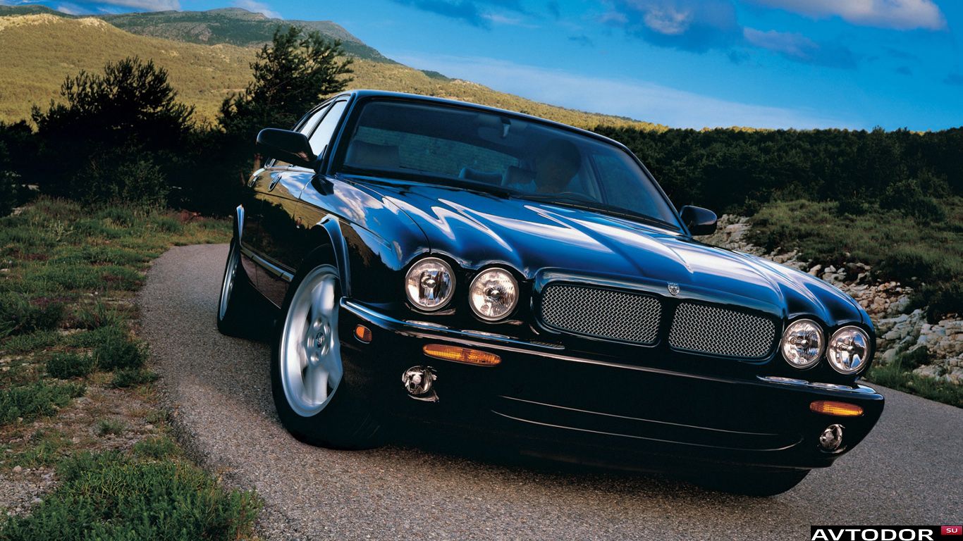 Jaguar XJR: 12 фото