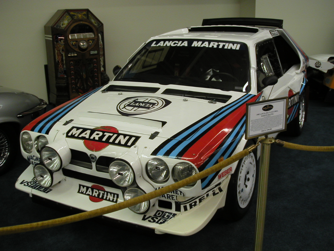 Lancia Delta S4: 11 фото