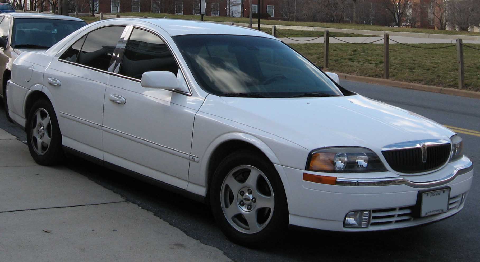 Lincoln LS: 7 фото