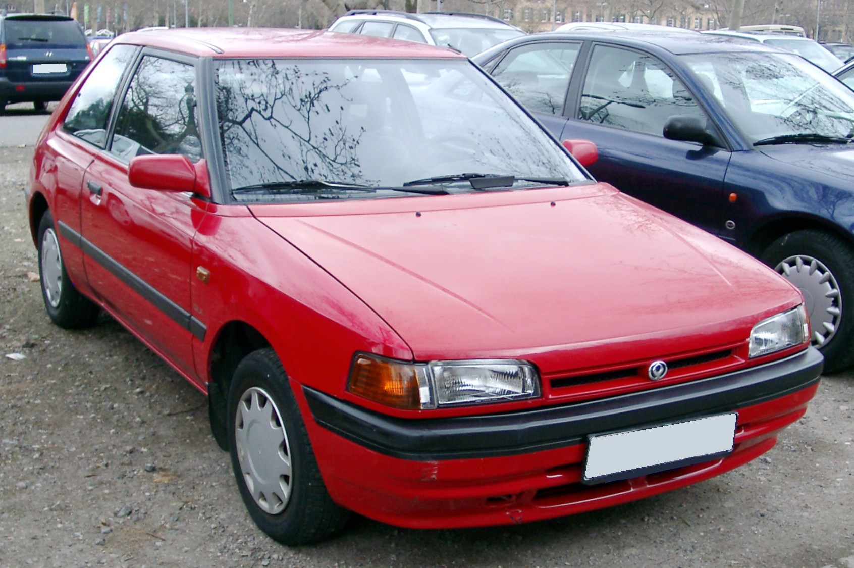 Mazda 323: 7 фото