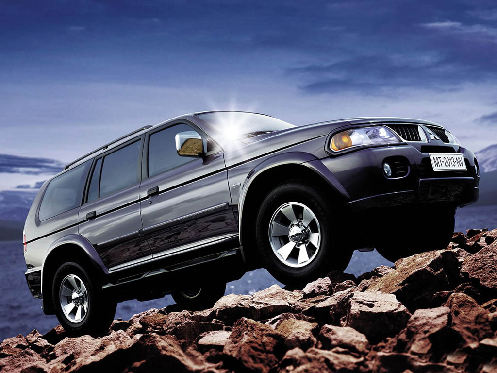 Mitsubishi Pajero Sport: 10 фото