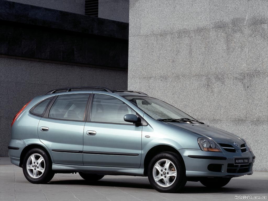 Nissan Almera Tino: 8 фото