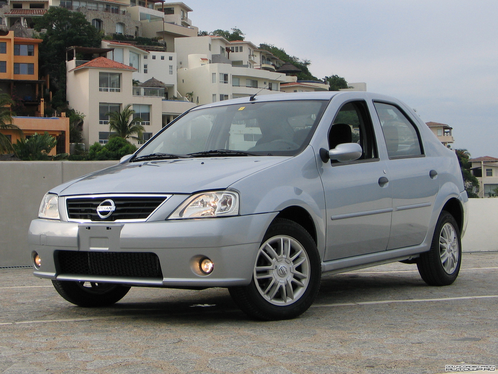 Nissan Aprio: 3 фото