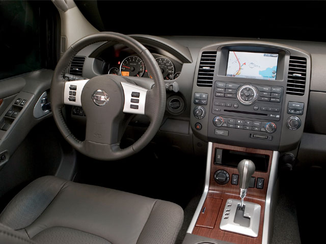 Nissan Pathfinder: 1 фото
