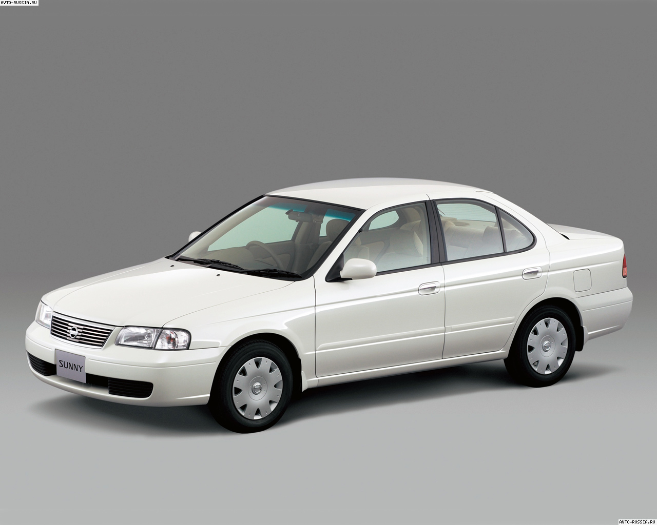 Nissan Sunny: 4 фото