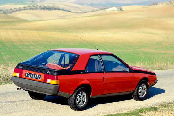 Renault Fuego: 9 фото