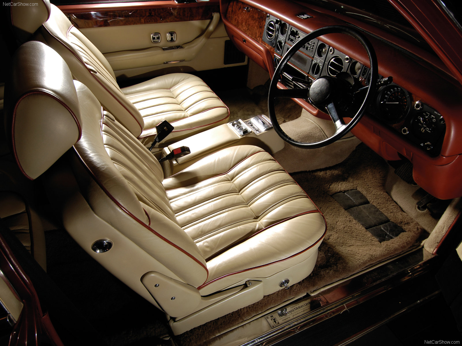 Rolls-Royce Camargue: 9 фото