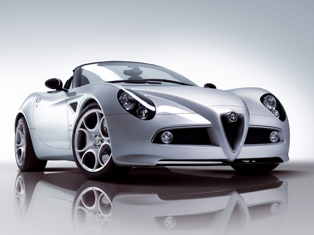 Alfa Romeo 8C Spider: 2 фото