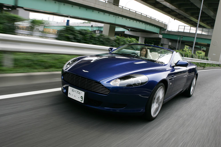 Aston Martin DB9 Volante: 7 фото