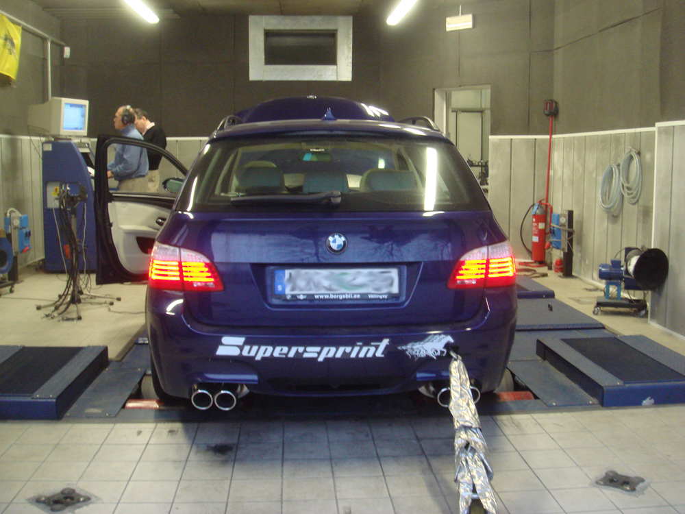 BMW M5 E61: 4 фото