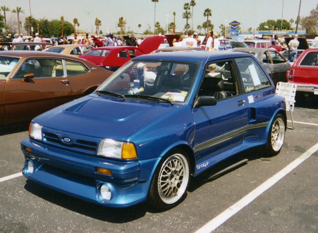 Ford Festiva: 2 фото