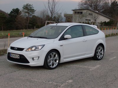 Ford Focus II ST: 12 фото