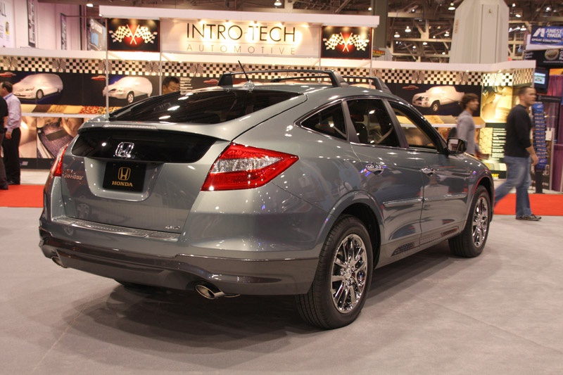 Honda Accord Crosstour: 10 фото