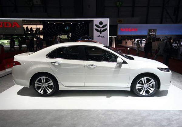 Honda Accord I: 8 фото