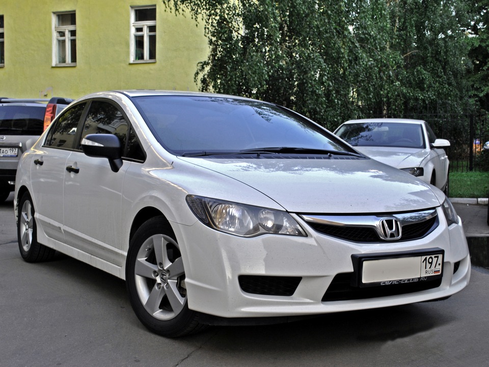 Honda Civic 4D VIII: 3 фото