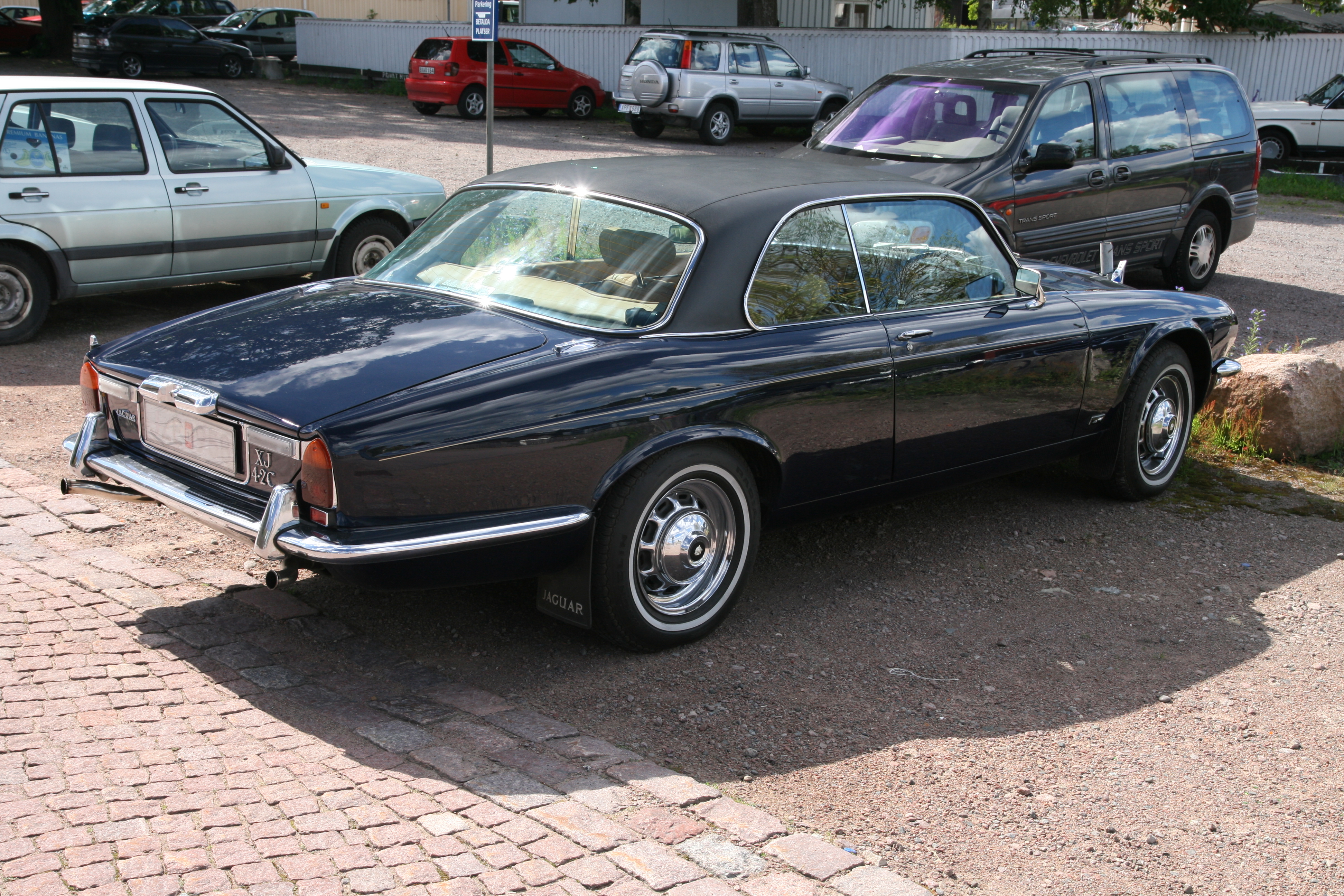 Jaguar XJ IV: 10 фото