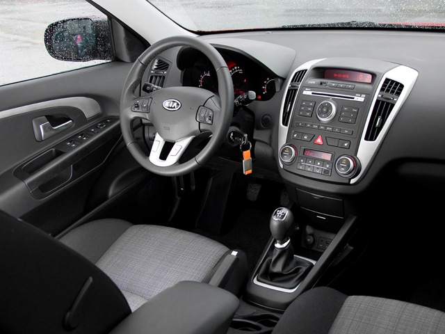 Kia Ceed SW: 10 фото