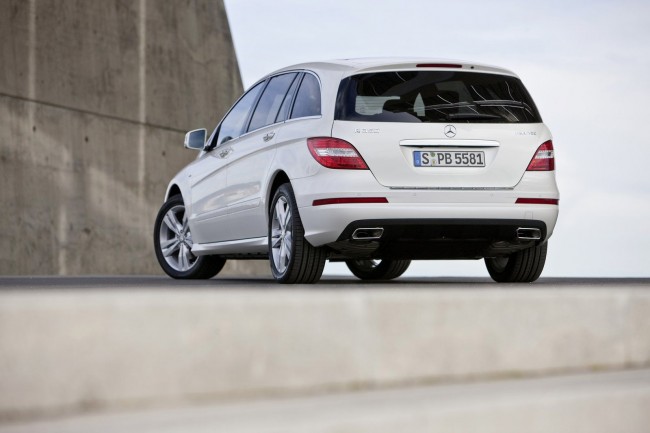 Mercedes R-class: 10 фото