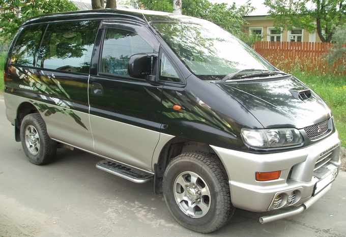 Mitsubishi Delica III: 9 фото