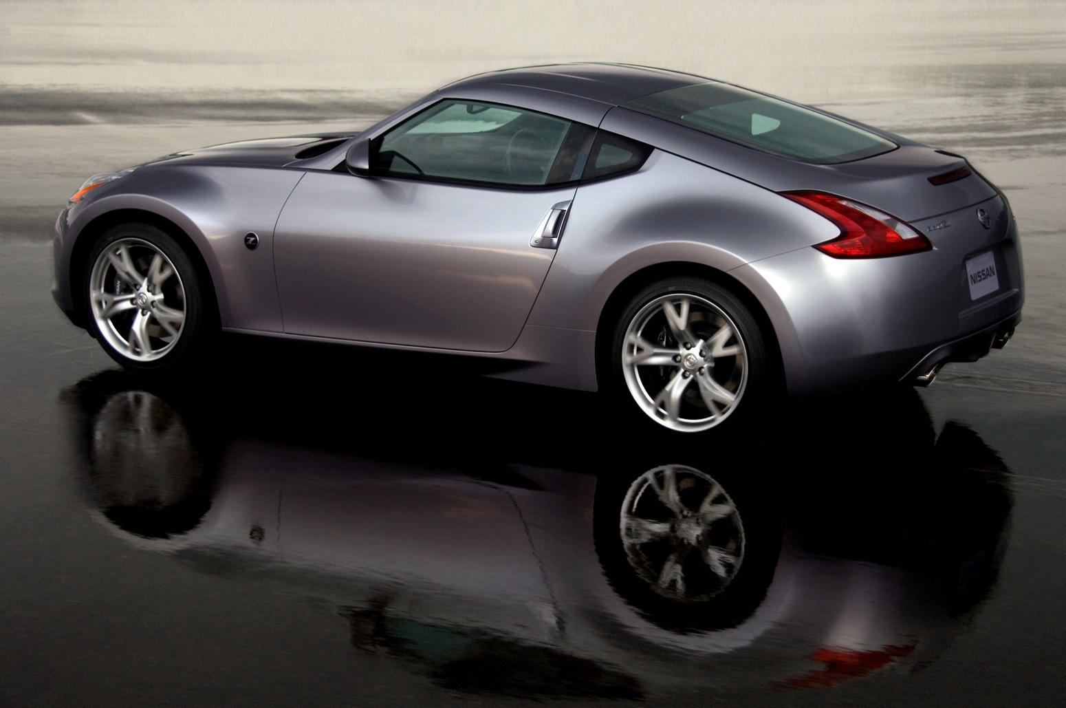 Nissan 370Z: 7 фото