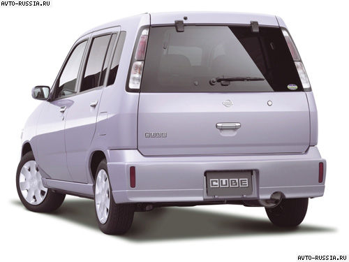 Nissan Cube Z10: 9 фото