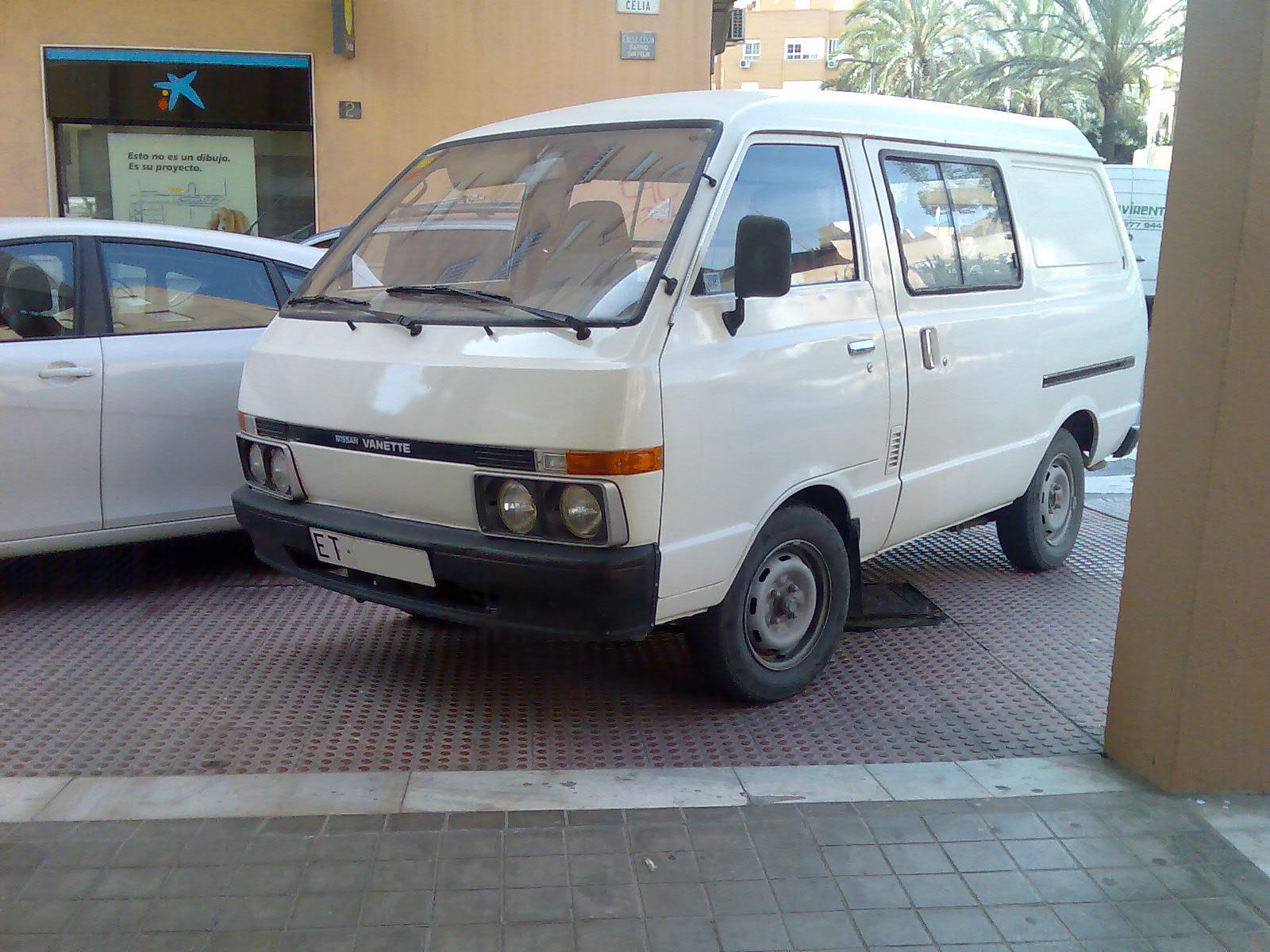 Nissan Vanette: 9 фото