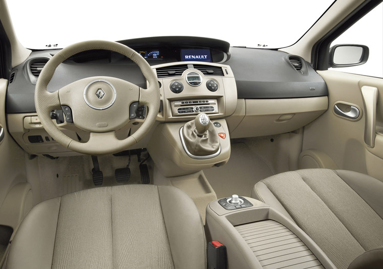 Renault Scenic: 11 фото