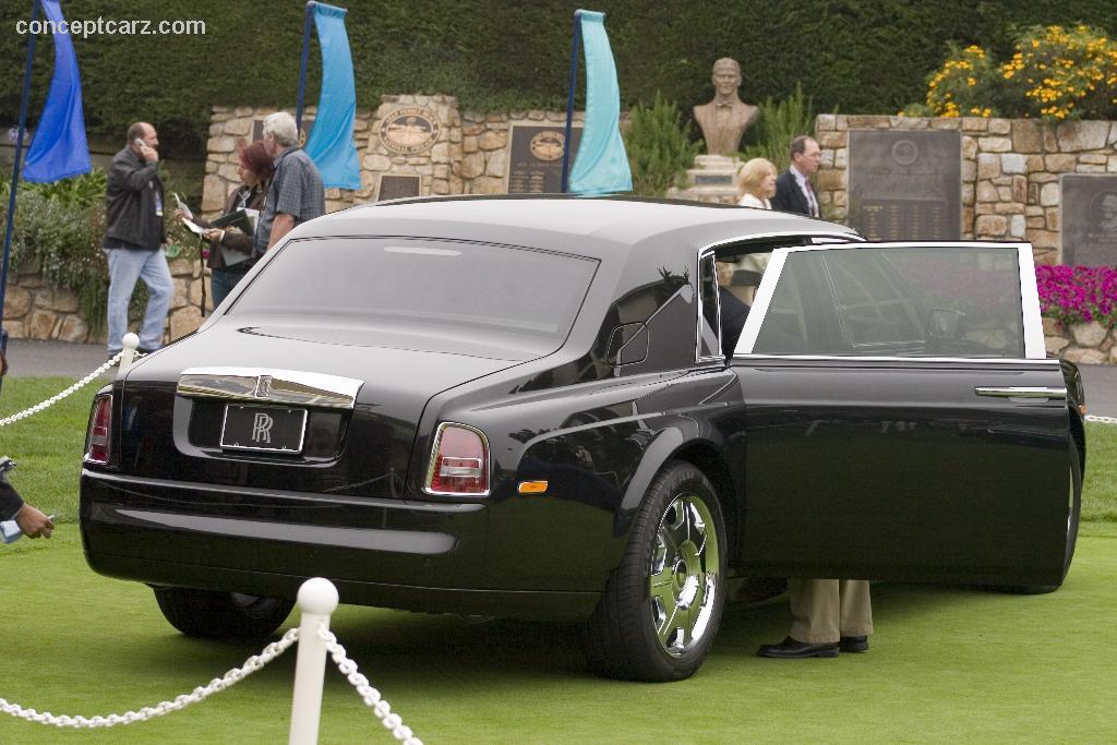 Rolls-Royce Phantom EWB: 7 фото