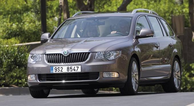 Skoda SuperB Combi: 7 фото