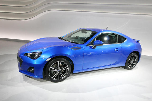 Subaru BRZ: 10 фото