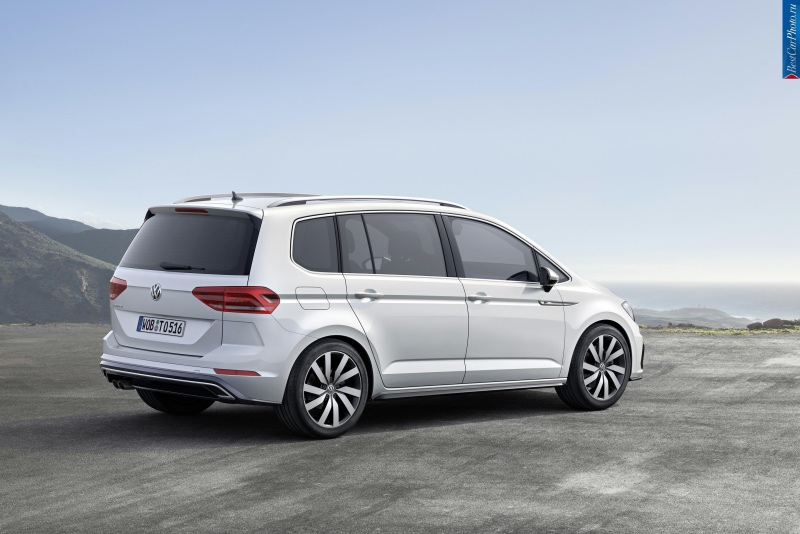 Volkswagen Touran 2016: 10 фото